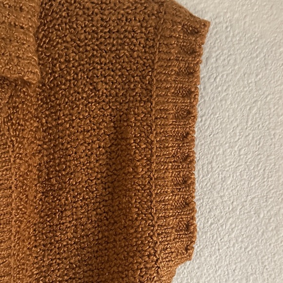 Women's Camel Sleeveless Cardigan Sweater Vest - Picture 4 of 5